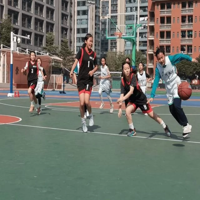 篮球季后赛走势解析：数据视角中的深度剖析